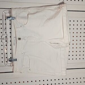 Truth & Theory White Stretch Jean Shorts Size 8 P